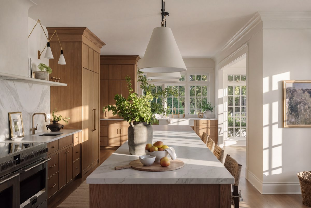 Oak kitchen in low sun