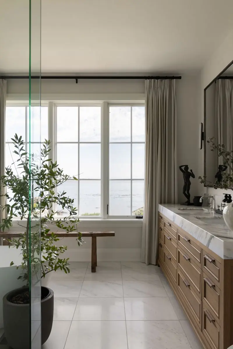 Bench beneath the ensuite windows