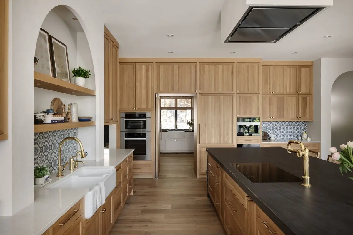 Kitchen island and oak cabinetry